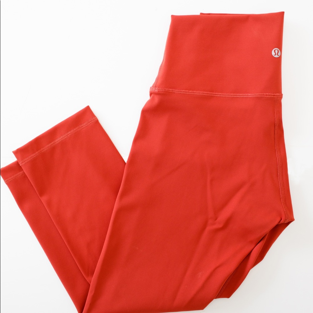 Lululemon Size 6 Wunder Under High Rise 21” Crop Luxtreme.